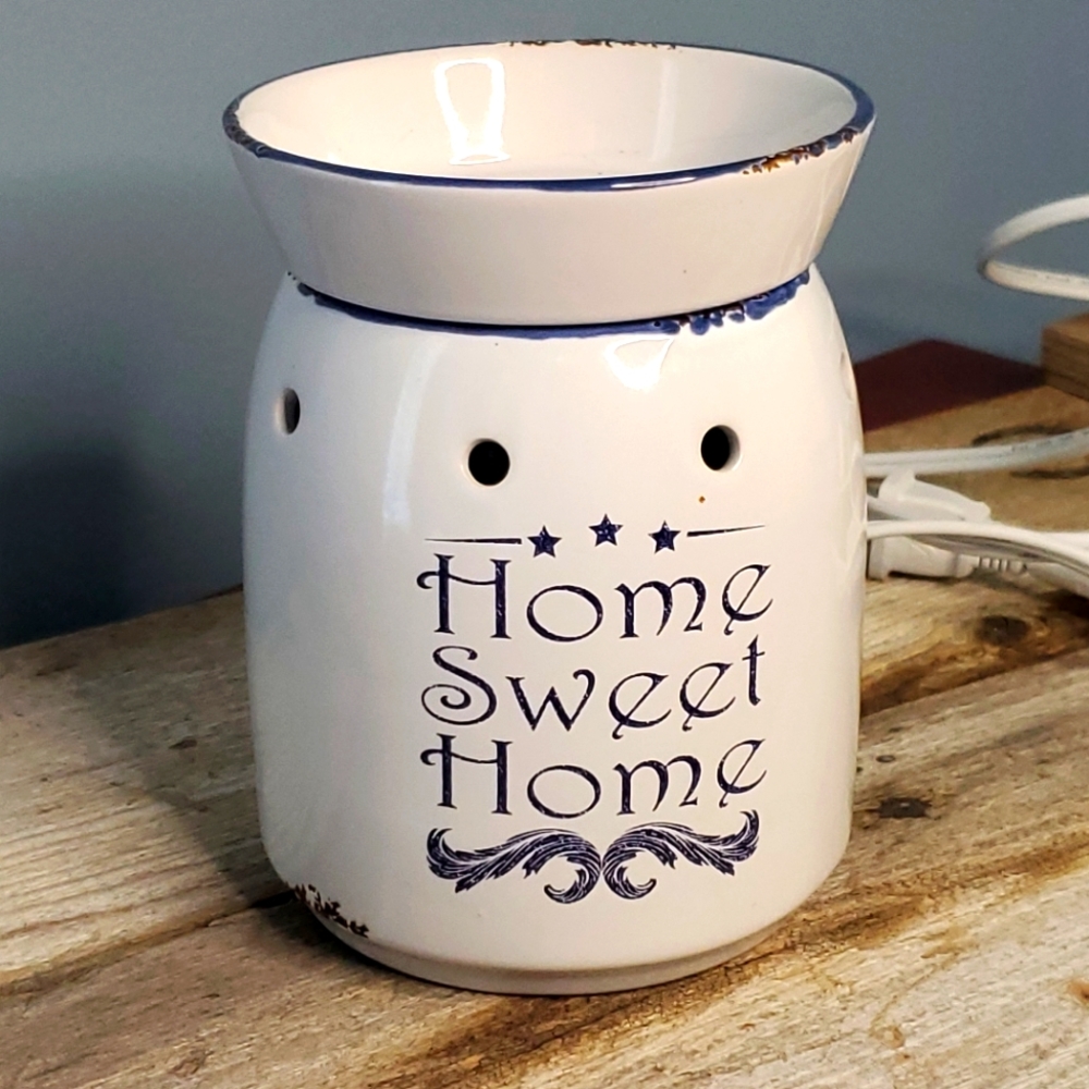 Scentsy Wax Warmer Home Sweet Home